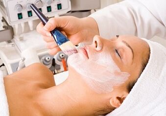 chemical peeling as a way to rejuvenate facial skin